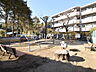 周辺：向山児童遊園 (720m)
