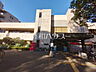 周辺：狛江市立中央図書館 (650m)