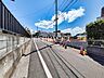外観：接道状況および現場風景　【西東京市中町6丁目】 見学はしたいけど、なかなか時間が取れない・・・そんな方に出勤前や仕事終わりにマイホームを見学できるサポートをいたします。