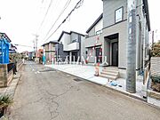 接道状況および現場風景　【所沢市青葉台】  堂々完成、いつでもご内覧いただけます！ぜひ実物をご覧いただきたく思います。喜んでご案内いたしますのでお気軽にお問合せ下さい。