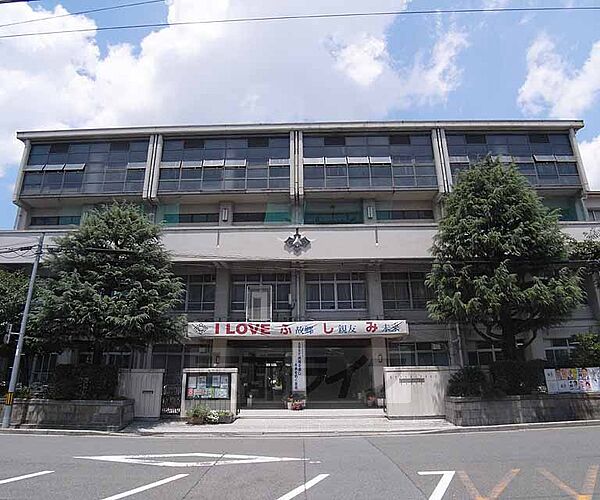 画像6:伏見中学校まで1200m 活気のある中学校です。