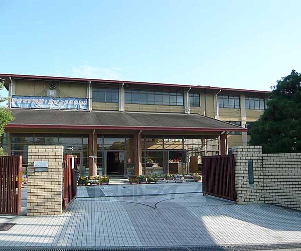 藤城小学校まで602m 活気溢れる小学校です。