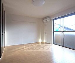 JR奈良線 六地蔵駅 徒歩3分の賃貸マンション 1階1Kのリビング/ダイニング