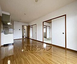 JR東海道・山陽本線 桂川駅 徒歩9分の賃貸マンション 4階3LDKのリビング/ダイニング