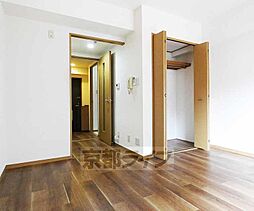 近鉄京都線 上鳥羽口駅 徒歩10分の賃貸マンション 6階ワンルームのリビング/ダイニング