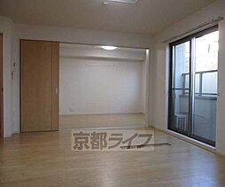 近鉄京都線 久津川駅 徒歩4分の賃貸アパート 2階1LDKのリビング/ダイニング