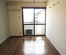 エルド・ラ・ド 102 1階1Kのリビング/ダイニング