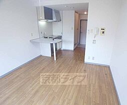 メゾン・マロニエ 102 1階ワンルームのリビング/ダイニング