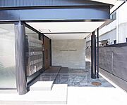 建物入り口付近です。