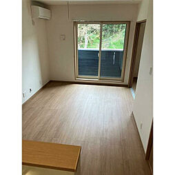 アイメゾン東山 203 2階1LDKのリビング/ダイニング