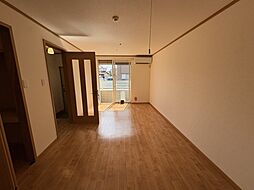 レジデンス白鳥A棟 102 1階ワンルームのリビング/ダイニング