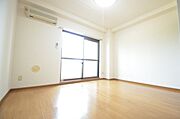 日当たりが良いので室内でも植物と一緒に光合成することも出来るかも！