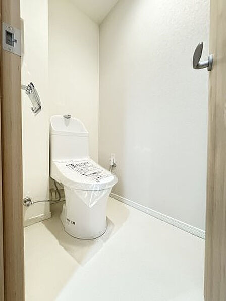 トイレ交換済み（温水洗浄便座付きトイレ）