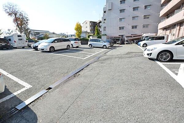 画像20:駐車場