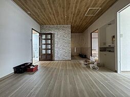 ロイヤルスプリングス 6階3LDKのリビング/ダイニング