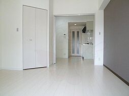 阪急京都本線 上牧駅 徒歩3分の賃貸マンション 2階1DKのリビング/ダイニング