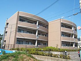 京都府宇治市五ケ庄戸ノ内（賃貸マンション3LDK・1階・64.80㎡） その1