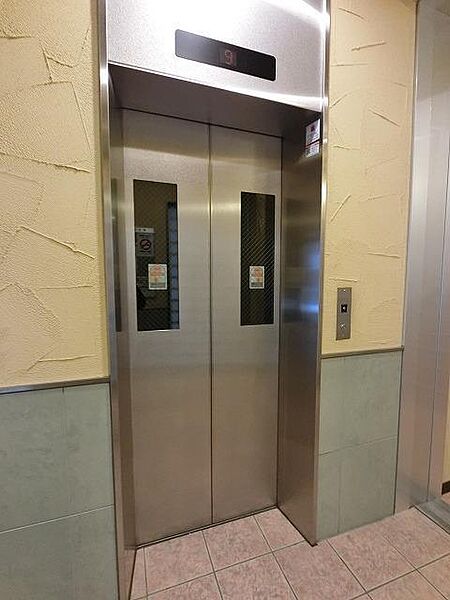 画像9:エレベーター