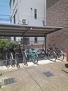 屋根付きの駐輪場です。