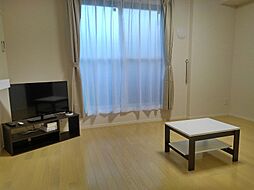 多摩都市モノレール 桜街道駅 徒歩4分の賃貸アパート 1階ワンルームのリビング/ダイニング