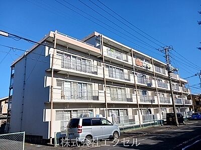 外観:河辺駅徒歩6分のマンションです。 外観:河辺駅徒歩6分のマンションです。