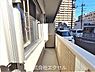 バルコニー：同建物の別部屋の写真