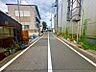 外観：幅員のある道路で、車の出入りもスムーズに行えます。