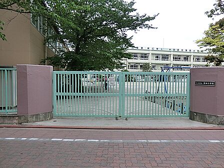 大田区立蒲田小学校 790m