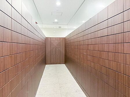 エントランスに備え付けのメールボックスです。