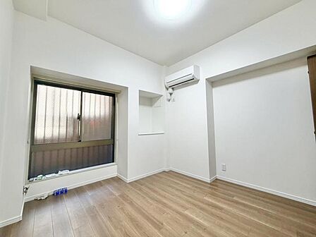 住まう方自身でカスタマイズして頂けるようにシンプルにデザインされております。