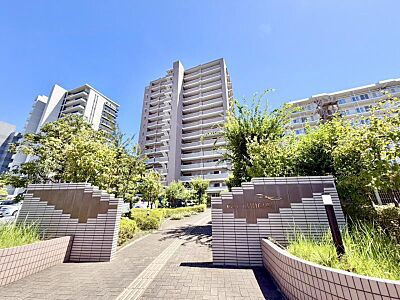 外観:それぞれ独特の顔を持つあなただけのお住まい。各棟によって暖かい日差しの入り方・見え方も違うお住まい。実際の日当たりや現地の雰囲気もご確認くださいませ。 外観:それぞれ独特の顔を持つあなただけのお住まい。各棟によって暖かい日差しの入り方・見え方も違うお住まい。実際の日当たりや現地の雰囲気もご確認くださいませ。