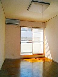 岩崎ハイム 203 2階ワンルームのリビング/ダイニング