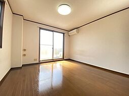 アンプルールフェール宮内 301 3階1Kのリビング/ダイニング