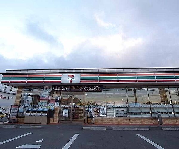 画像28:セブンイレブン京都上桂山田口店まで250m 山田口の交差点にあり、車でも徒歩でも入りやすい
