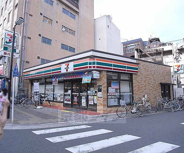画像27:セブンイレブン京都桂駅東口店まで80m 駅前ロータリーのセブンイレブンです。