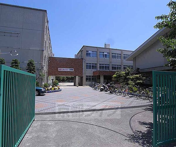 画像3:川岡東小学校まで650m 活気のある小学校