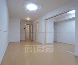 京都地下鉄東西線 石田駅 徒歩5分の賃貸アパート 1階2Kのリビング/ダイニング