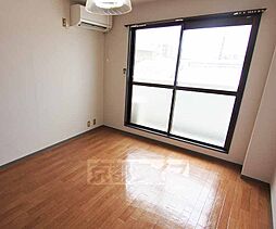 近鉄京都線 伏見駅 徒歩10分の賃貸アパート 3階1Kのリビング/ダイニング