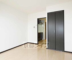 近鉄京都線 上鳥羽口駅 徒歩4分の賃貸マンション 1階1Kのリビング/ダイニング