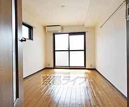 京阪本線 龍谷大前深草駅 徒歩13分の賃貸マンション 1階1Kのリビング/ダイニング