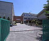 川岡東小学校まで650m 活気のある小学校