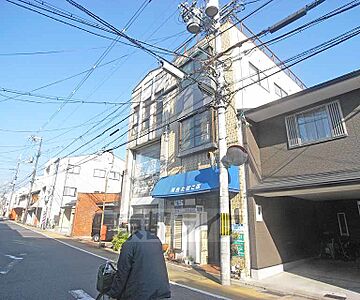 外観：シックな外観です