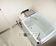 清潔感のあるバスルームです