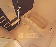 追い焚き、浴室乾燥機付きの浴室です。