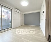 ワンちゃん・ネコちゃんと一緒に住めるお部屋です。オートロックにセコムホームセキュリティー付きです。