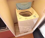 備え付きの洗濯機です。