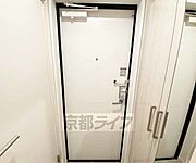 しっかりしたドアです