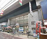 京都銀行 伏見支店まで34m 大手筋商店街内の京都銀行です。最寄は伏見桃山駅です