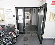 入り口に入るドアです。