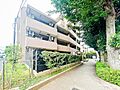 外観はシンプル...